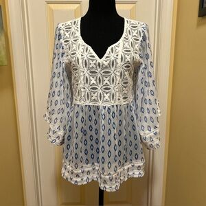 Cupcakes & Cashmere White and Blue Patterned Blouse